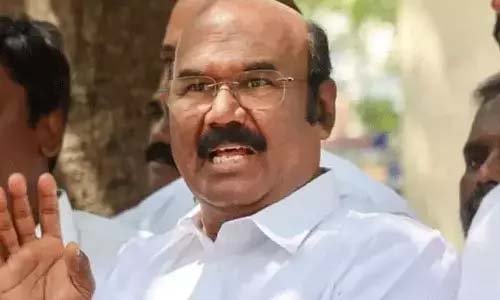 மூச்சு உள்ள வரை அ.தி.மு.க.தான் ஜெயக்குமார் திட்டவட்டம்